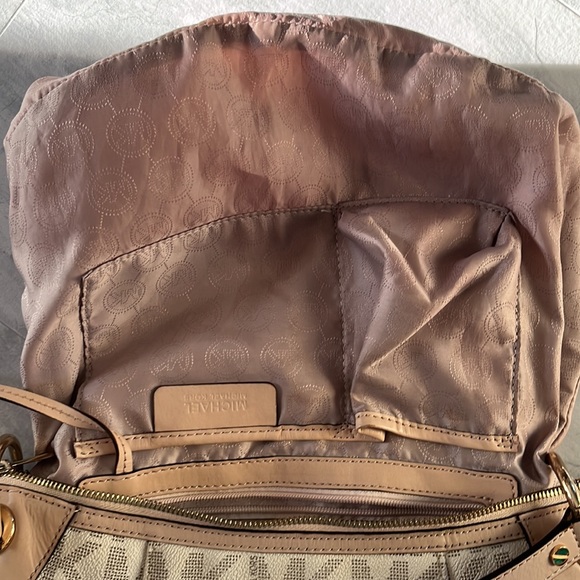 Michael Kors   Nearly new   Tan & Cream signature MK Logo print     shoulder bag - Picture 10 of 11
